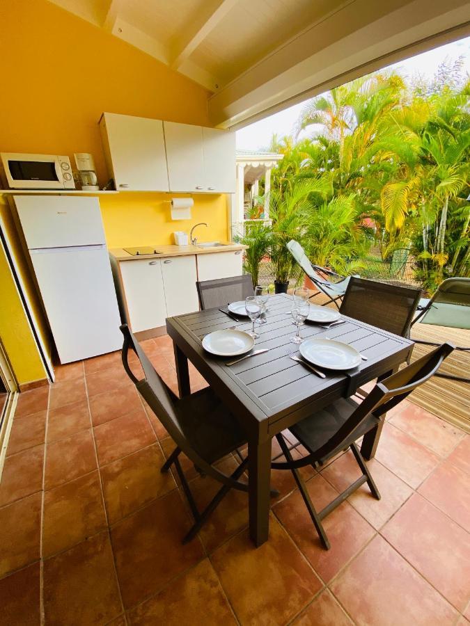 Maison mitoyenne , piscine,Citerne, jardin, parking, plage Le Gosier  Esterno foto