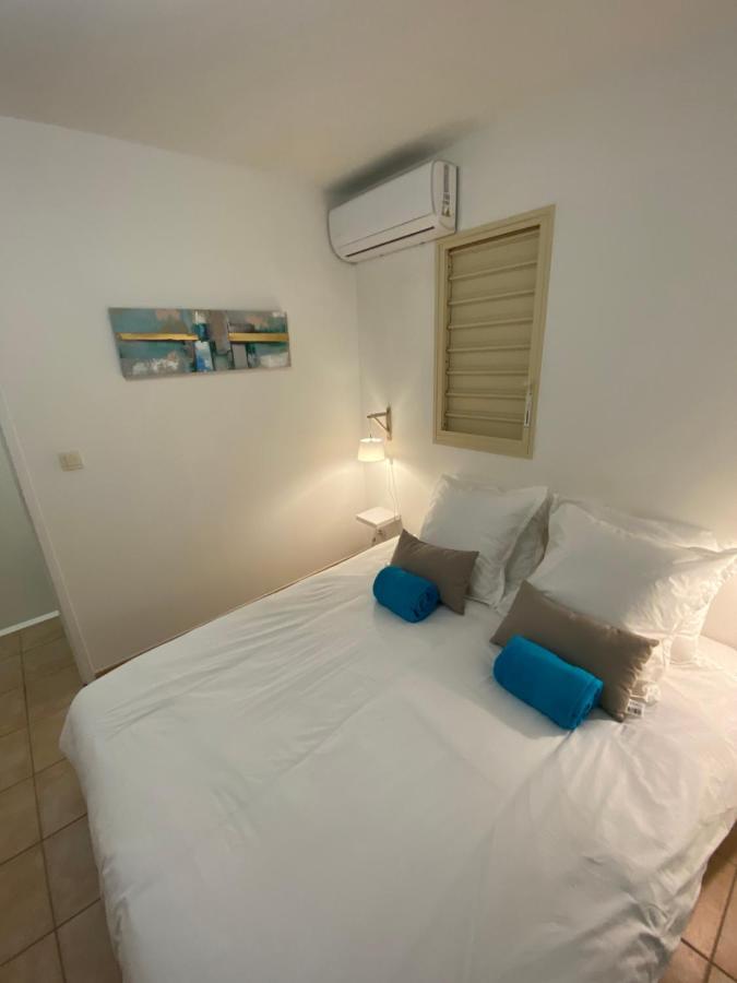 Maison mitoyenne , piscine,Citerne, jardin, parking, plage Le Gosier  Esterno foto