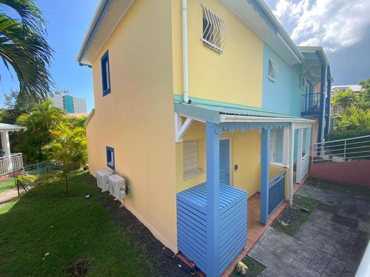 Maison mitoyenne , piscine,Citerne, jardin, parking, plage Le Gosier  Esterno foto