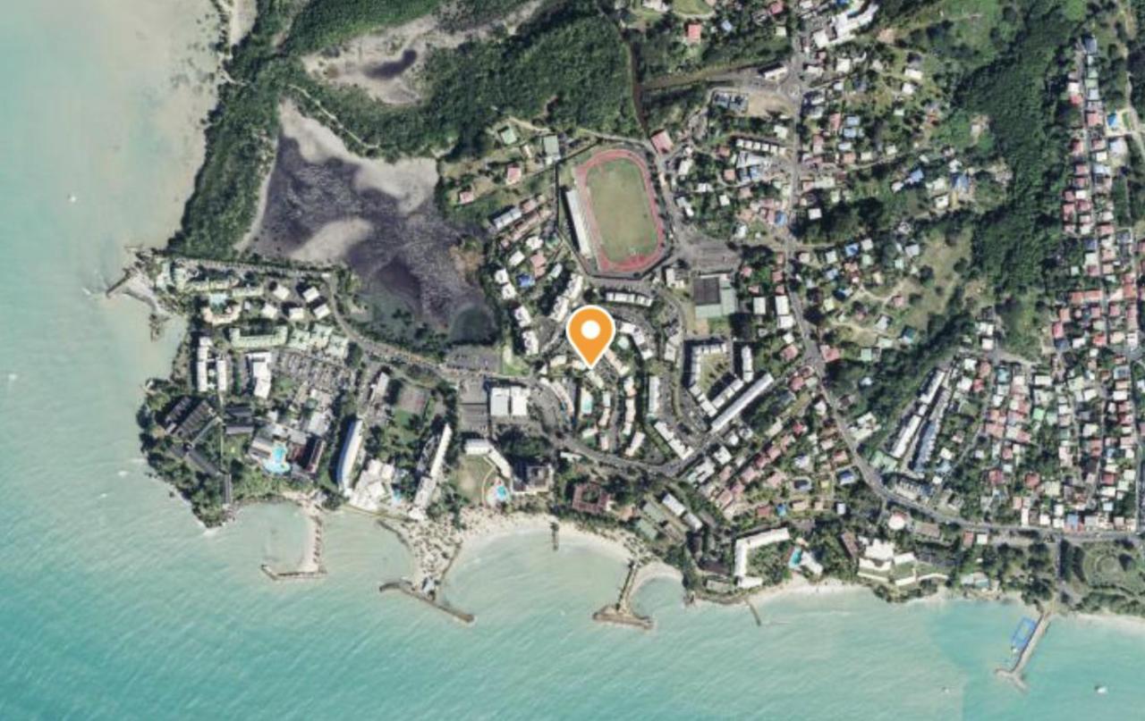 Maison mitoyenne , piscine,Citerne, jardin, parking, plage Le Gosier  Esterno foto